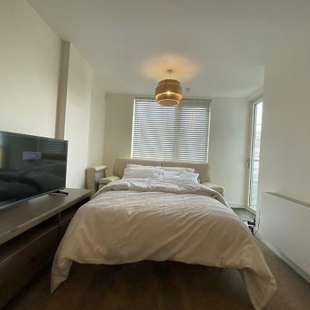 Central Milton Keynes Hub One Bedroom Secured Apartment Luaran gambar