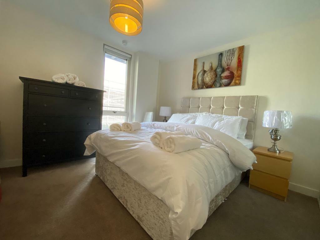 Central Milton Keynes Hub One Bedroom Secured Apartment Luaran gambar