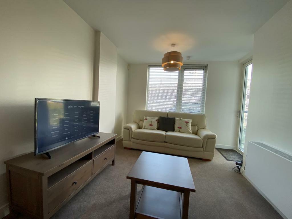 Central Milton Keynes Hub One Bedroom Secured Apartment Luaran gambar